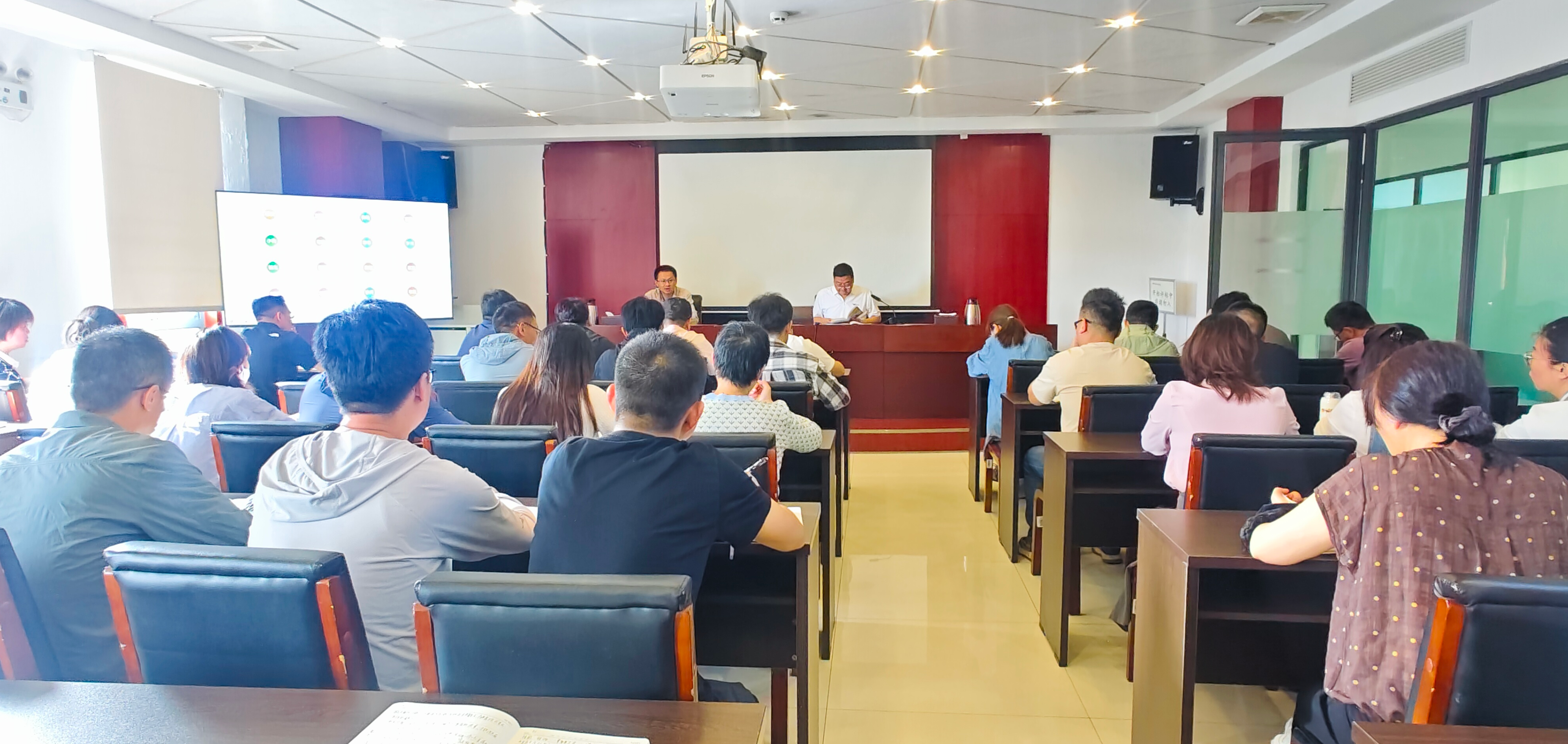 公司召开2026年上半年经济运行分析会